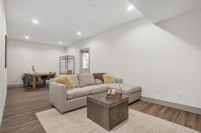 249 E Greenwood Avenue, Columbus, OH 43201