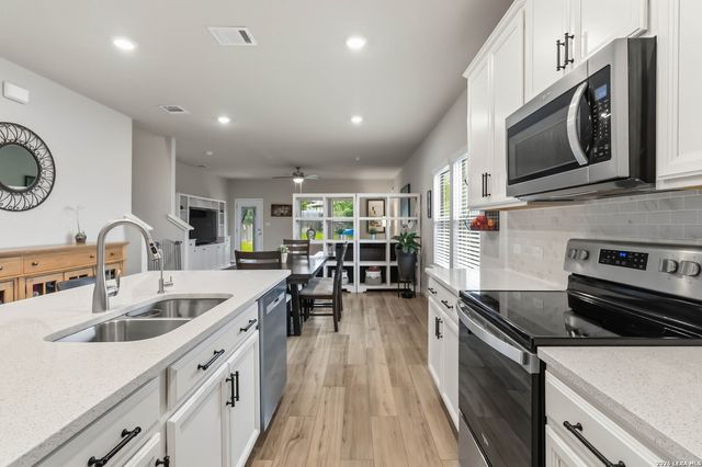 335 SHELTON PASS, Cibolo, TX 78108