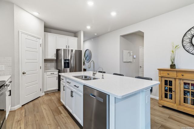 335 SHELTON PASS, Cibolo, TX 78108