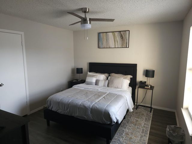 1728 Crest Point Drive, Arlington, TX 76012