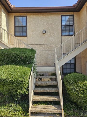 1728 Crest Point Drive, Arlington, TX 76012