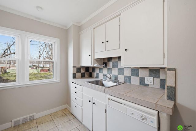 6310 Leighton Avenue, Lincoln, NE 68507