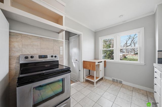 6310 Leighton Avenue, Lincoln, NE 68507