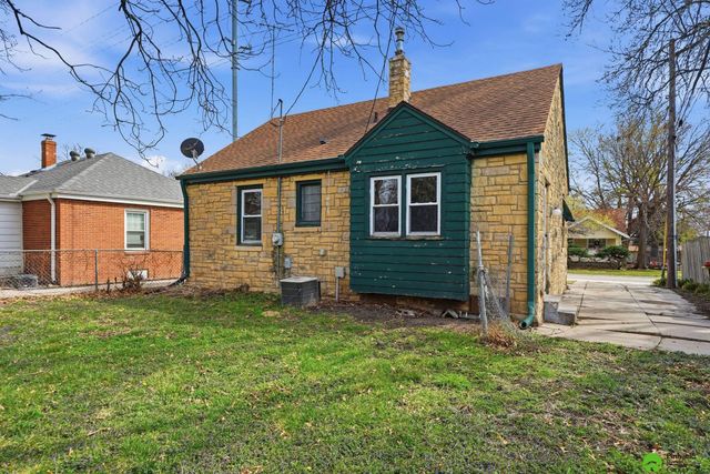 6310 Leighton Avenue, Lincoln, NE 68507