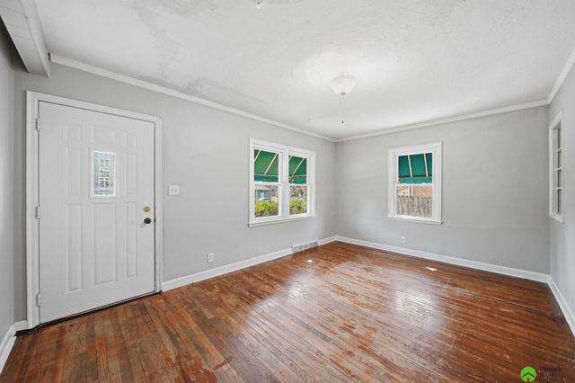 6310 Leighton Avenue, Lincoln, NE 68507