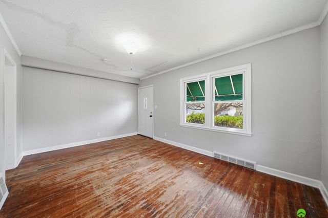 6310 Leighton Avenue, Lincoln, NE 68507