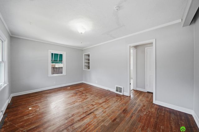 6310 Leighton Avenue, Lincoln, NE 68507