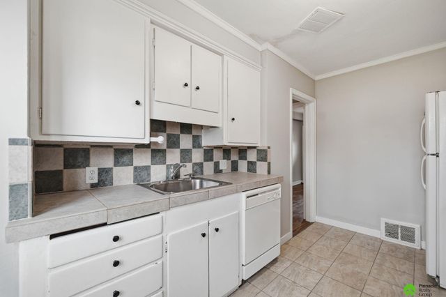 6310 Leighton Avenue, Lincoln, NE 68507