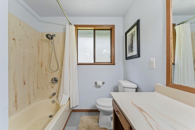 207 Crossbow Lane, Grants Pass, OR 97526