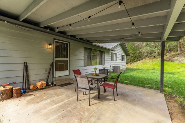 207 Crossbow Lane, Grants Pass, OR 97526