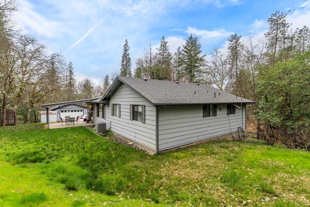 207 Crossbow Lane, Grants Pass, OR 97526