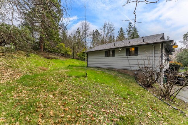 207 Crossbow Lane, Grants Pass, OR 97526
