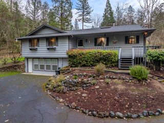 207 Crossbow Lane, Grants Pass, OR 97526