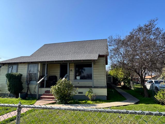 297 S Cornell Street, Porterville, CA 93257