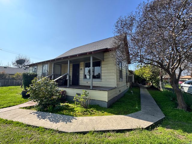 297 S Cornell Street, Porterville, CA 93257