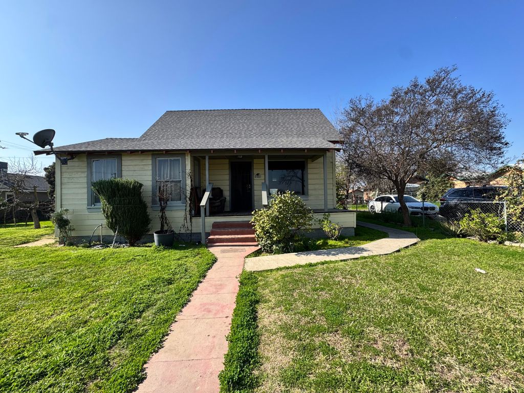297 S Cornell Street, Porterville, CA 93257