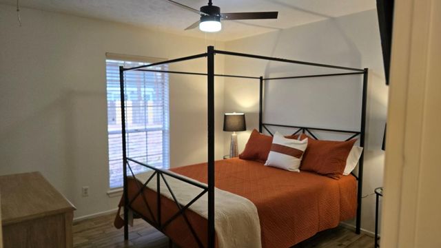 2012 E Lacey Oak Circle, The Woodlands, TX 77380