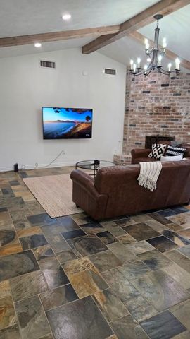 2012 E Lacey Oak Circle, The Woodlands, TX 77380