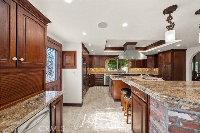 1922 Country Club Lane, Redlands, CA 92373