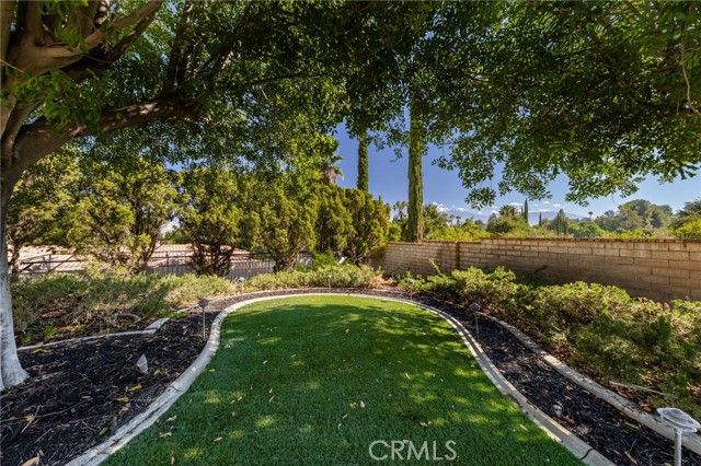 1922 Country Club Lane, Redlands, CA 92373