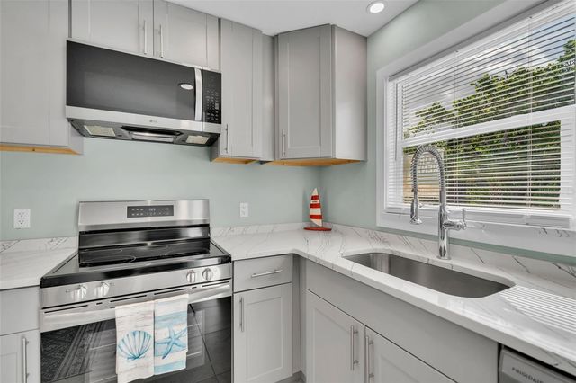 713 SAINT JUDES DRIVE S 2, Longboat Key, FL 34228