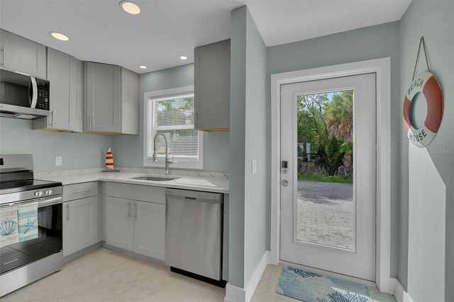 713 SAINT JUDES DRIVE S 2, Longboat Key, FL 34228