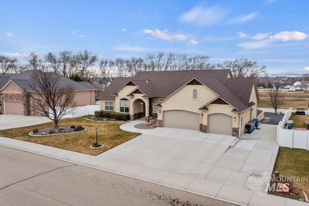 4243 E Switzer, Nampa, ID 83686 photo 3