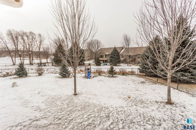 3141 S Newcastle Ct Court, Sioux Falls, SD 57110