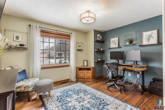 3141 S Newcastle Ct Court, Sioux Falls, SD 57110