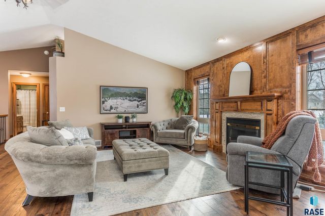 3141 S Newcastle Ct Court, Sioux Falls, SD 57110