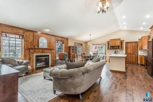 3141 S Newcastle Ct Court, Sioux Falls, SD 57110