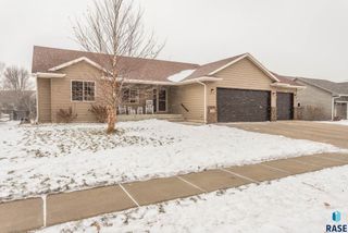 3141 S Newcastle Ct Court, Sioux Falls, SD 57110