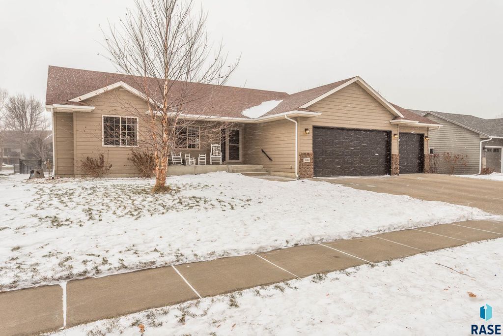 3141 S Newcastle Ct Court, Sioux Falls, SD 57110