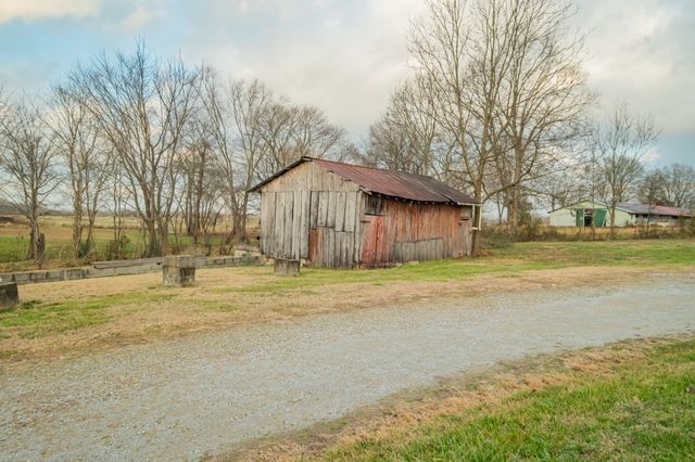 3324 Fredonia Rd, Manchester, TN 37355