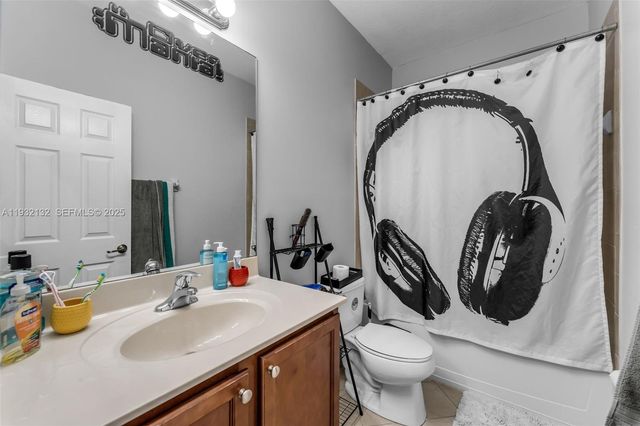 22813 SW 88th Path, Cutler Bay, FL 33190