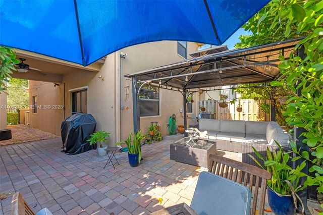 22813 SW 88th Path, Cutler Bay, FL 33190