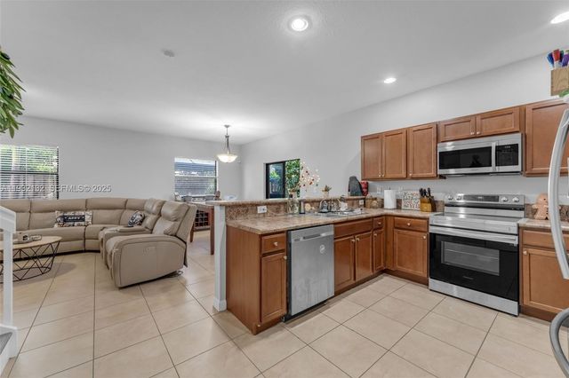 22813 SW 88th Path, Cutler Bay, FL 33190