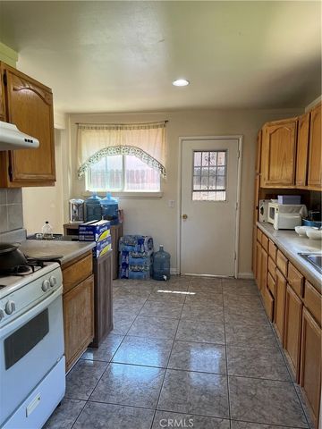 951 E Gaillard, Azusa, CA 91702