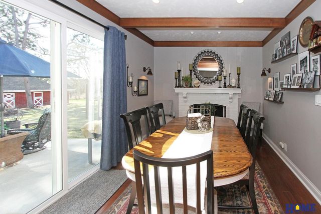 10430 Weeks Drive, Lincoln, NE 68516