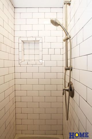 10430 Weeks Drive, Lincoln, NE 68516