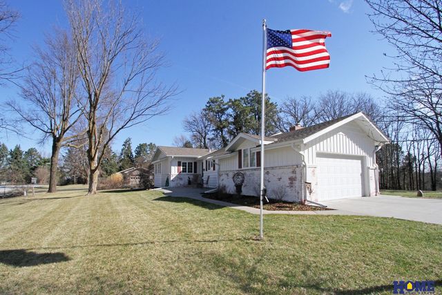 10430 Weeks Drive, Lincoln, NE 68516