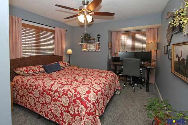 10430 Weeks Drive, Lincoln, NE 68516