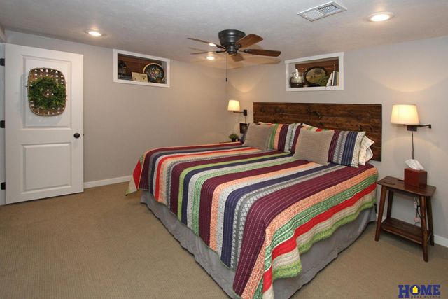 10430 Weeks Drive, Lincoln, NE 68516