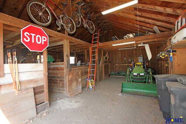 10430 Weeks Drive, Lincoln, NE 68516