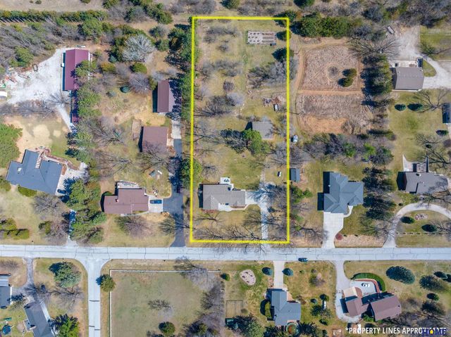 10430 Weeks Drive, Lincoln, NE 68516