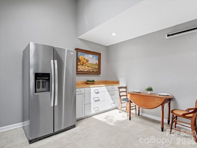 301 Robertson Street, Burnsville, NC 28714