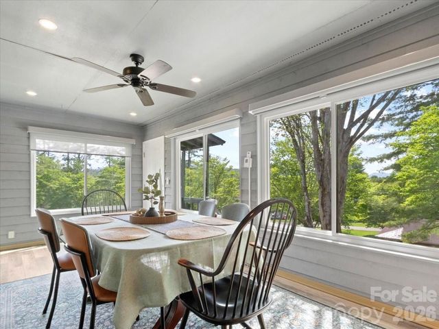 301 Robertson Street, Burnsville, NC 28714