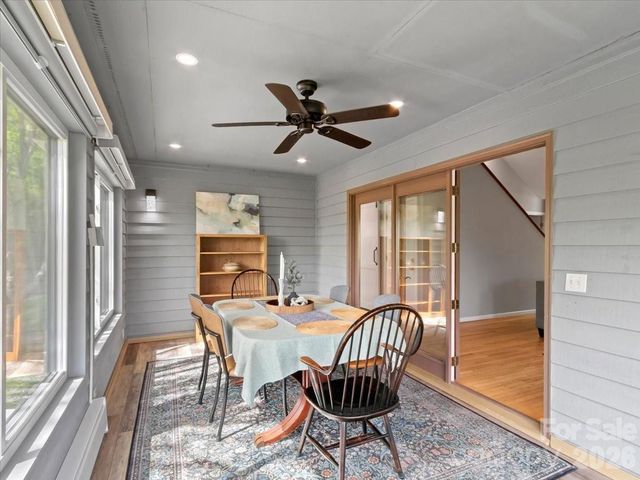 301 Robertson Street, Burnsville, NC 28714