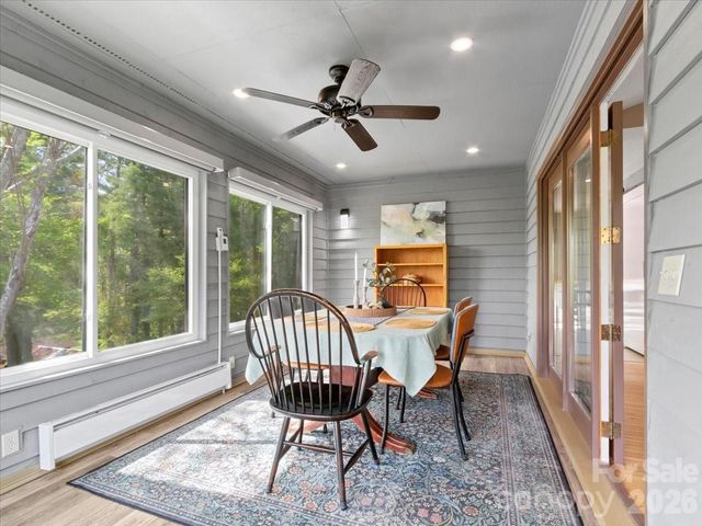 301 Robertson Street, Burnsville, NC 28714