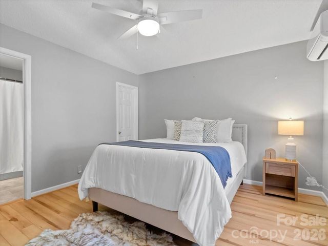 301 Robertson Street, Burnsville, NC 28714